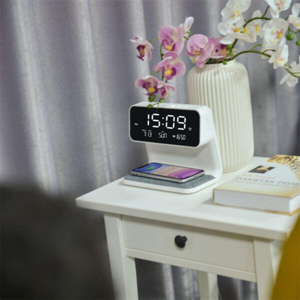 Creative 3 In 1 Bedside Lamp Wireless Charging LCD Screen Alarm Clock  Wireless Phone Charger - Image 3